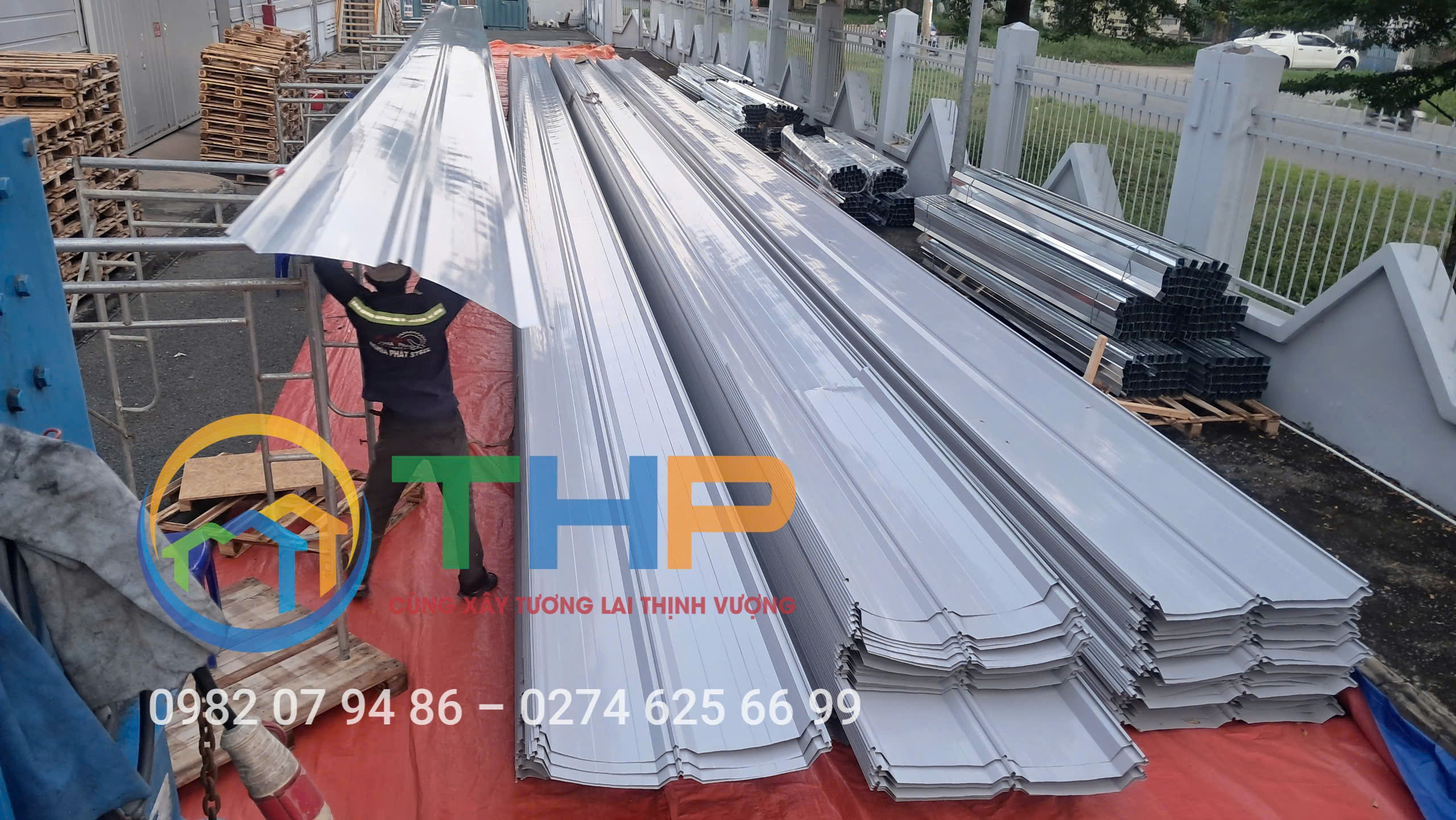 Máy cán tôn Seamlock tại công trình