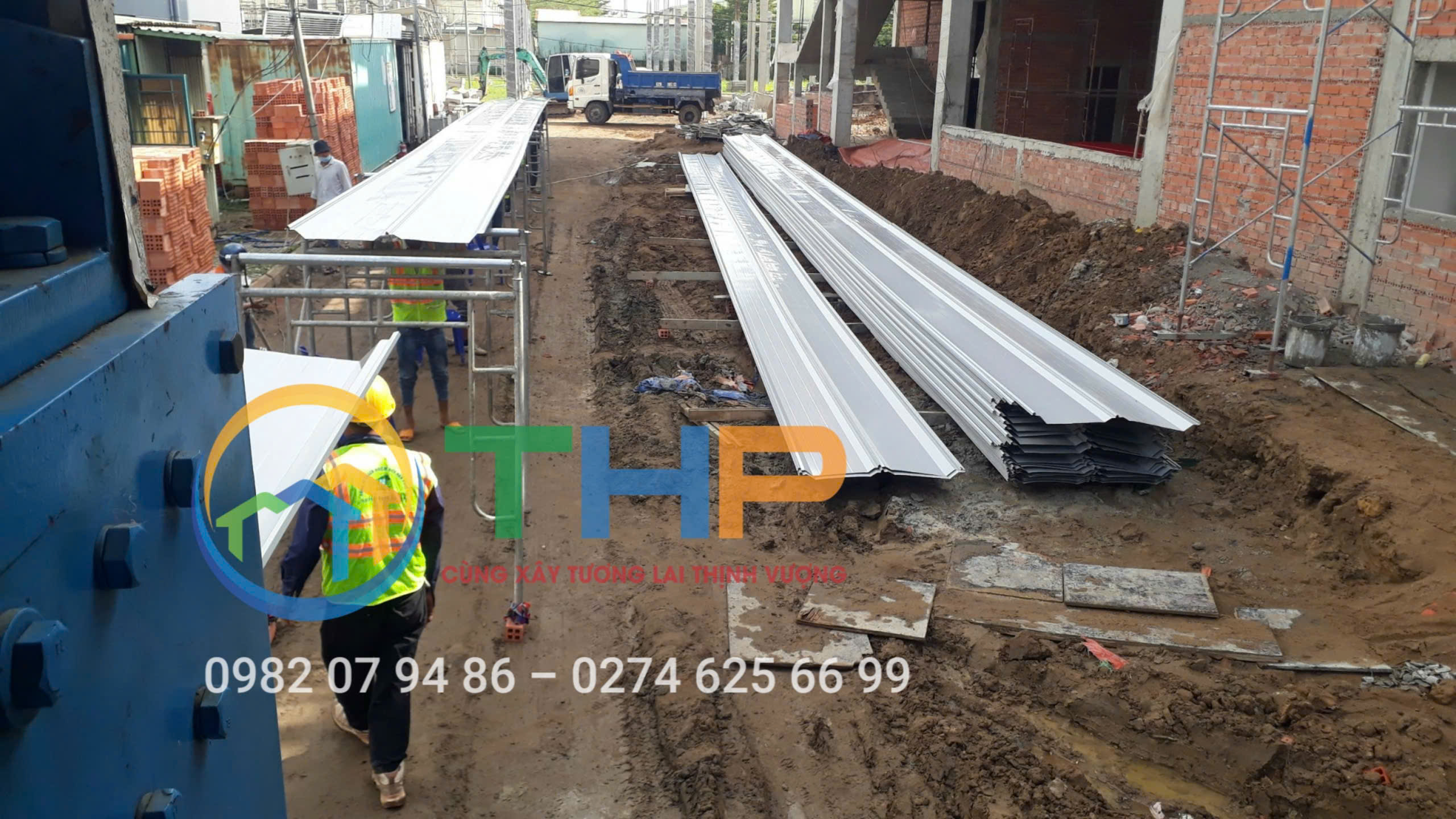 Tôn Seamlock (tôn seam) dùng đai không dùng vít giúp bảo vệ tôn khỏi bị rỉ sét